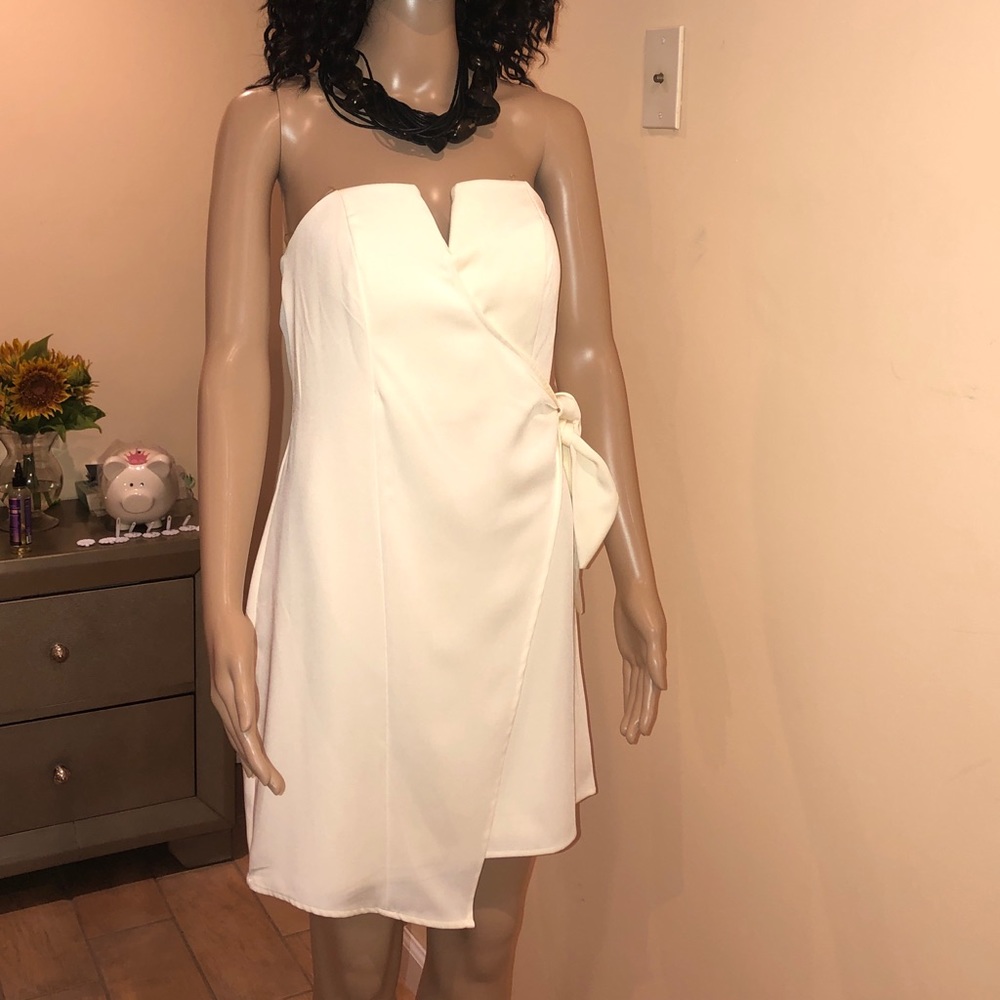 Dress - Picture 3 of 8